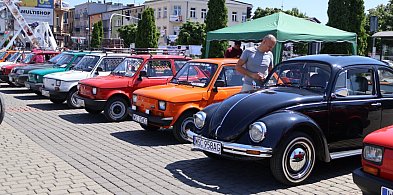 Zlot starej motoryzacji na Dniach Sochaczewa