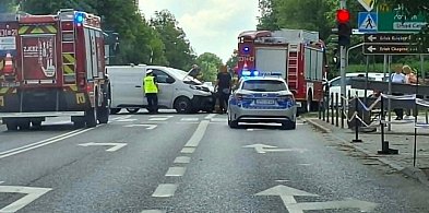 Zderzenie busów na skrzyżowaniu Warszawskiej i 600-lecia