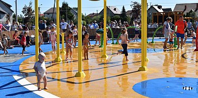 Woda już się leje, wodny plac zabaw w Granicach otwarty