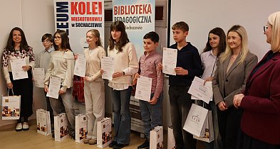 Patriotyzm, książka, kolej: za nami konkurs "Między wersami, a peronami.."-89033