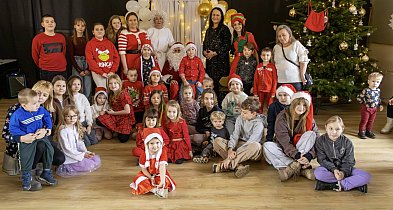 Radość i świąteczna atmosfera podczas Mikołajek w Młodzieszynie-89802