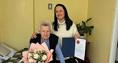 Wójt Gminy Młodzieszyn w odwiedzinach u najstarszej mieszkanki