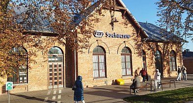 Komenda policji o bezdomnych na dworcu PKP w Sochaczewie