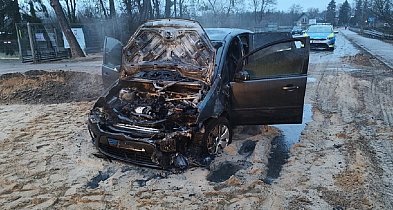 Pożar samochodu na remontowanym odcinku al. 600-lecia