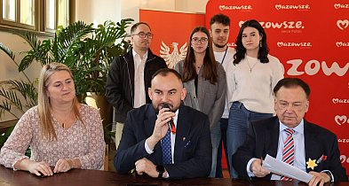 Jest kasa dla naszych samorządów, burmistrz Janiak: pióro nie schnie