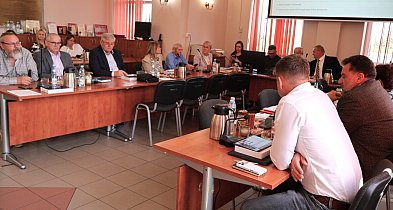 Zakup działki pod parking w Kątach: rada daje zielone światło