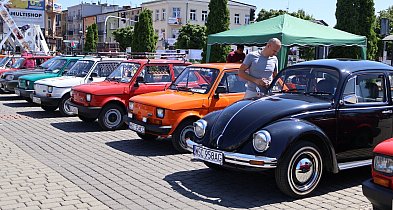 Zlot starej motoryzacji na Dniach Sochaczewa