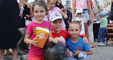 Tłumy przy Bonifacym. Sochaczew świętował oficjalne odsłonięcie wyjątkowej figurki
