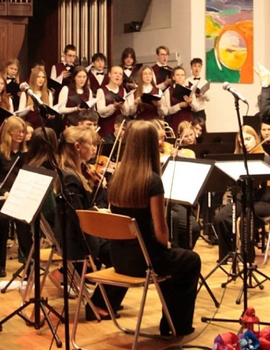 Nadzieje wolności: Szkoła Muzyczna zaprasza w poetycko-literacką podróż-88568