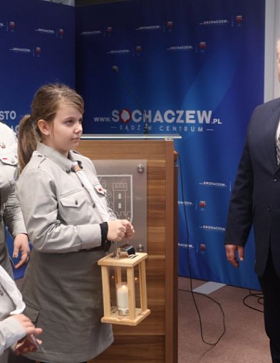 Betlejemskie Światło Pokoju na sesji rady miasta: wybierzmy życzliwość-90145