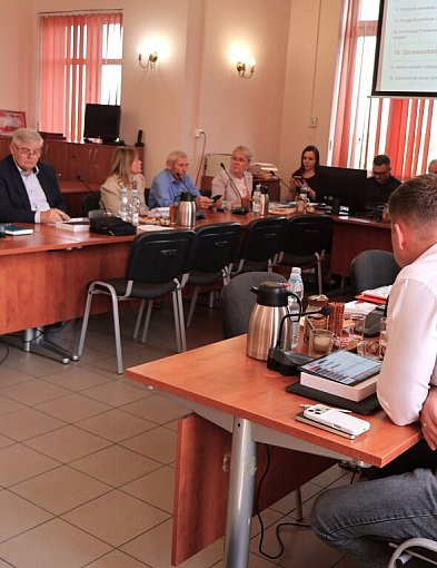 Zakup działki pod parking w Kątach: rada daje zielone światło