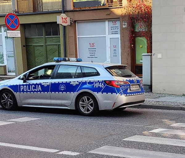 Pijany kierowca na Warszawskiej, cztery samochody uszkodzone-87106