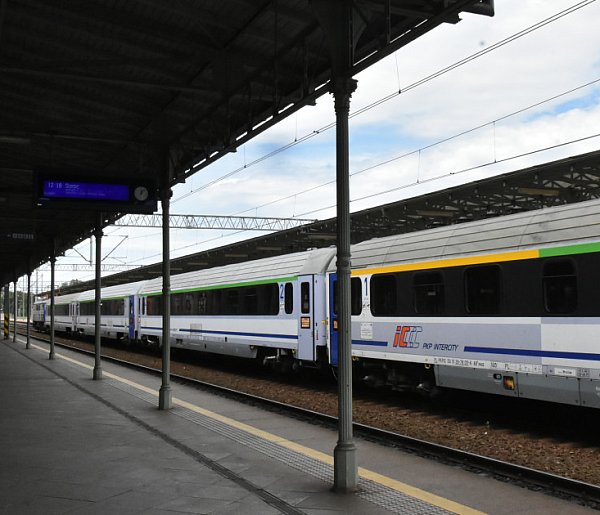 Specjalna oferta Intercity. Nauczyciele i studenci pojadą pociągiem za złotówkę-87205