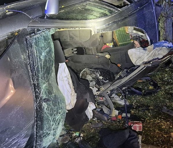 Cięcie karoserii w Kościelnej Górze, w akcji 17 strażaków-88307
