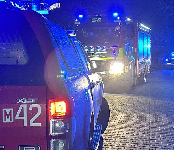 Auto w rowie w Witkowicach, poszkodowana trafiła do szpitala-88448