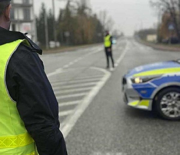 Potrącenie kobiety na przejściu dla pieszych na ulicy Warszawskiej-89015