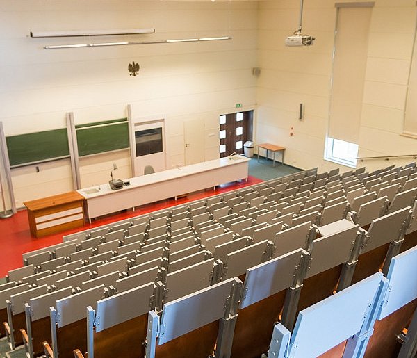 Uczelnie przeżywają oblężenie. Ten kierunek przyciąga tłumy-89315