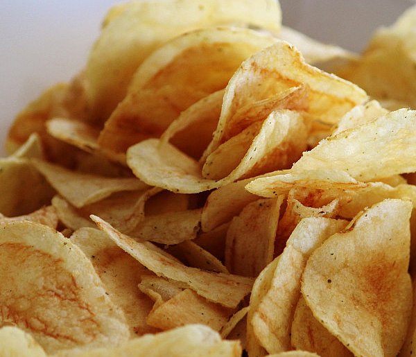 Podatek tłuszczowy uderzy w przekąski? Posłowie pokazują projekt-89777