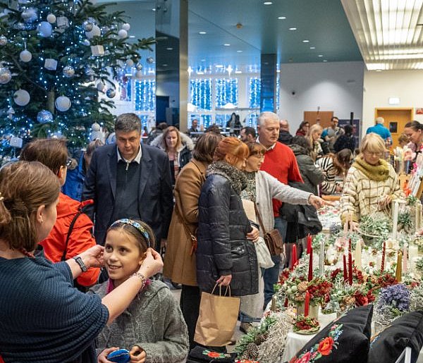 Przed nami jarmark bożonarodzeniowy z koncertami zespołu Mazowsze-89793