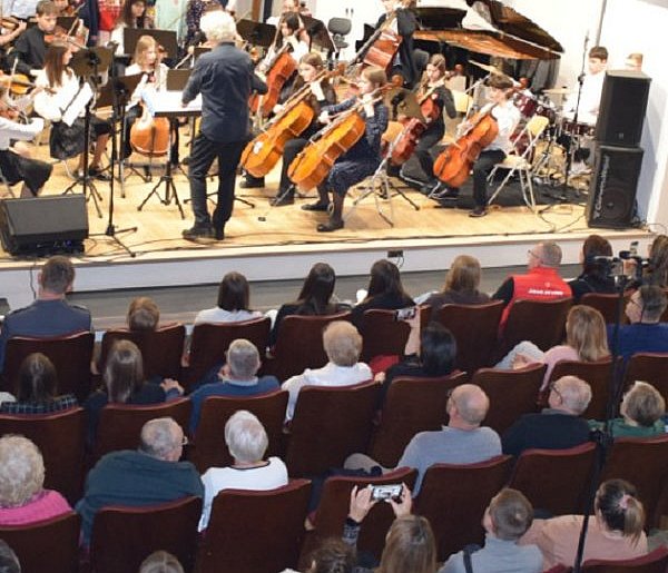 Szkoła Muzyczna zaprasza na koncert świąteczny-89979