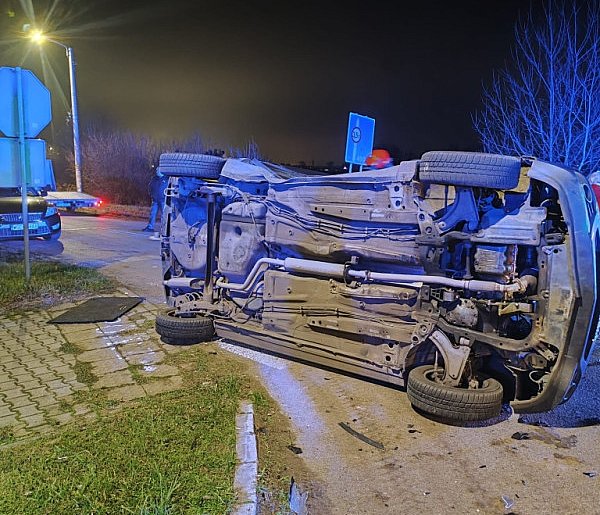 Zderzenie dwóch osobówek w Elżbietowie-89976