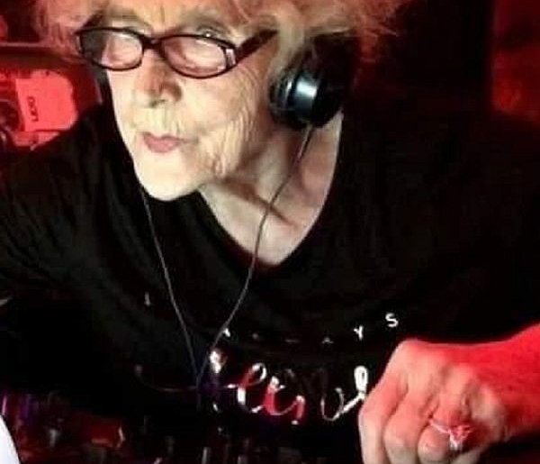 DJ Vika porwie sochaczewskich seniorów do tańca-90637