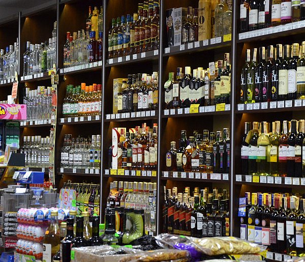 To codzienność wielu Polaków. Nowe dane o alkoholu niepokoją-90745