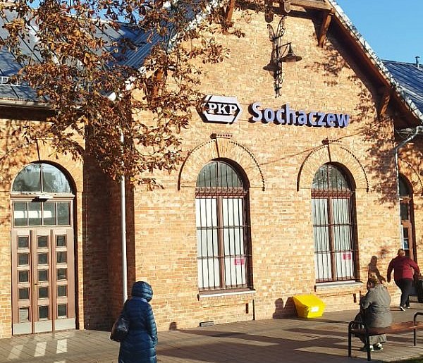 Komenda policji o bezdomnych na dworcu PKP w Sochaczewie