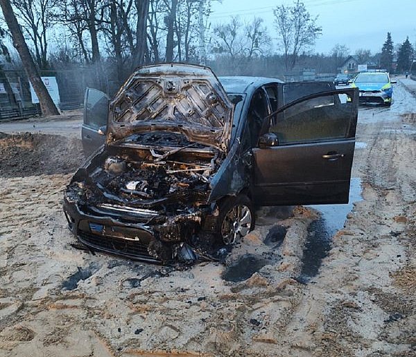 Pożar samochodu na remontowanym odcinku al. 600-lecia