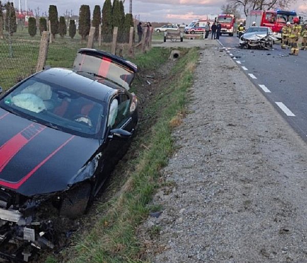 Zderzenie osobówek w Karłowie i Janowie