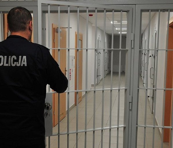 Awantura w Sochaczewie. Matka zraniła córkę nożem