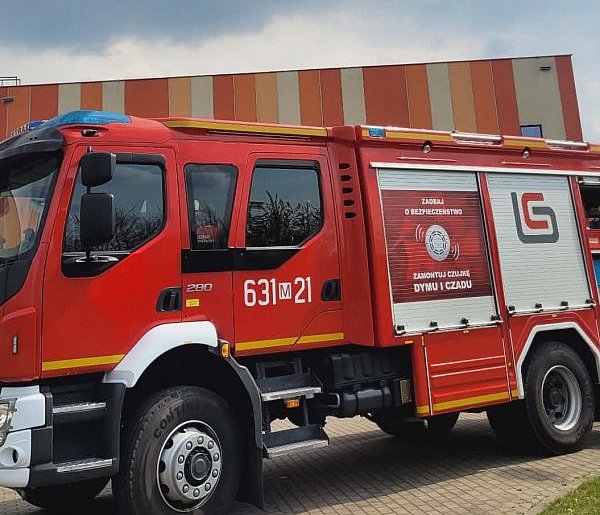 Pożar nieużytków za SP4, sytuacja pod kontrolą