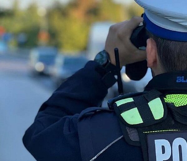 Za szybko przez Gminę Iłów. 43-latka bez prawka na 3 miesiące