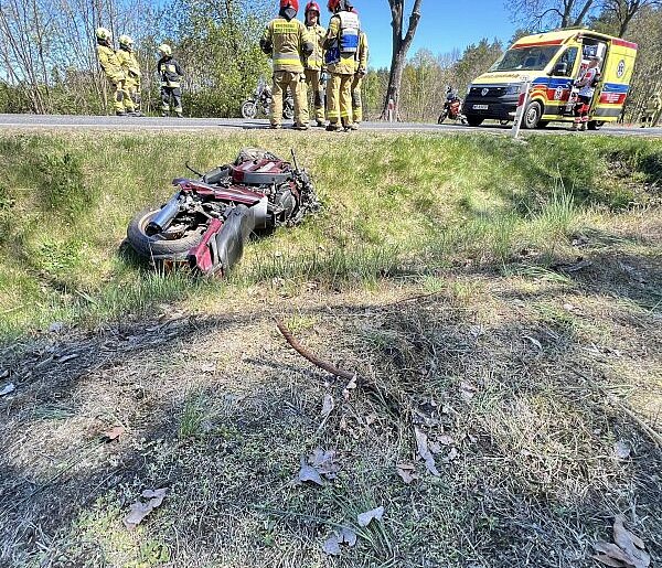 Wypadek w Sarnowie. Kierowca i pasażerka motocykla w szpitalu