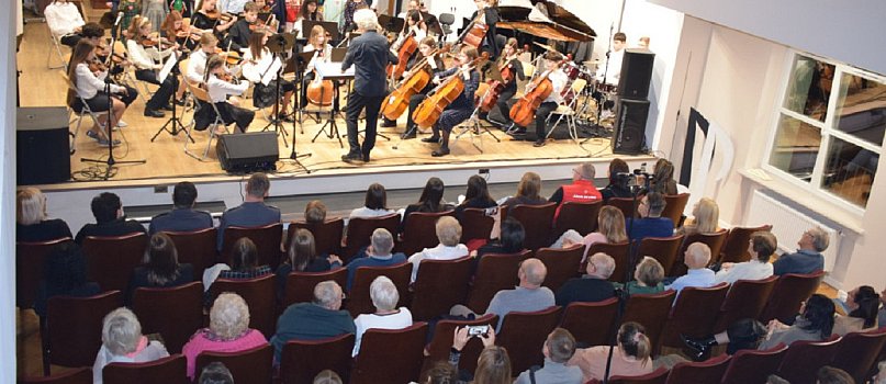 Koncert świąteczny w Szkole Muzycznej-5487