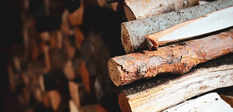 Postaw na zaplecze techniczne z maszyną do brykietu i ostrzalnią