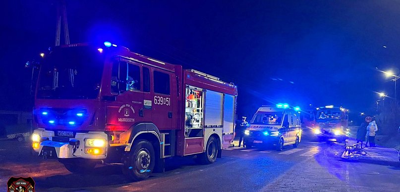 Wypadek w Młodzieszynie: rowerzysta zderzył się z kierowcą skutera