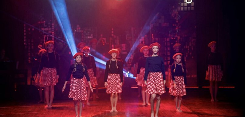 Muzyczna podróż pod dachy Paryża z SCK