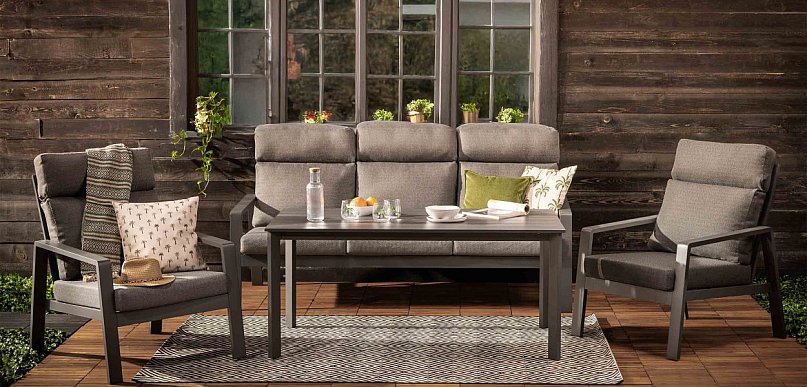 Jak stworzyć salon pod chmurką, czyli trendy w urządzaniu tarasów w 2026 roku