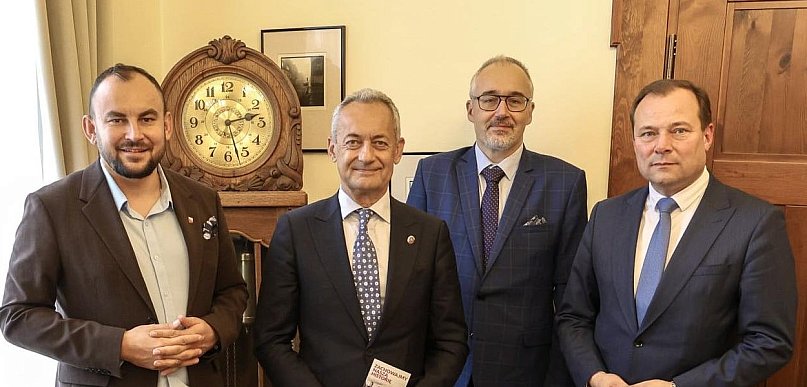 Sztandar 68. Pułku Piechoty: jest pospolite ruszenie