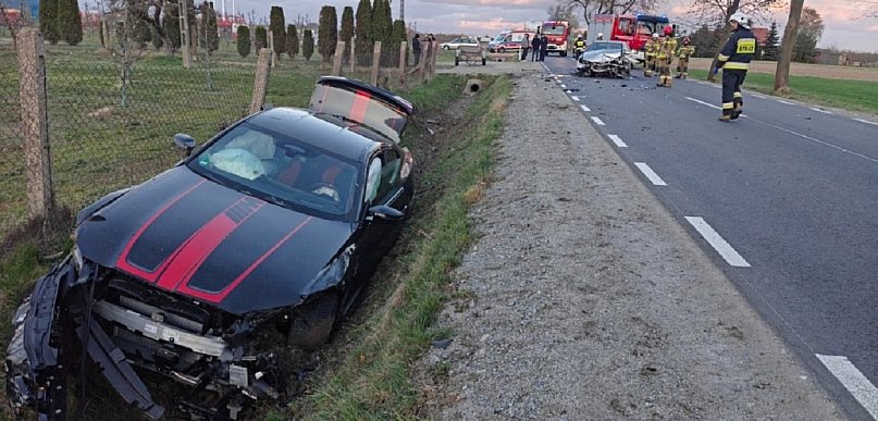 Zderzenie osobówek w Karłowie i Janowie