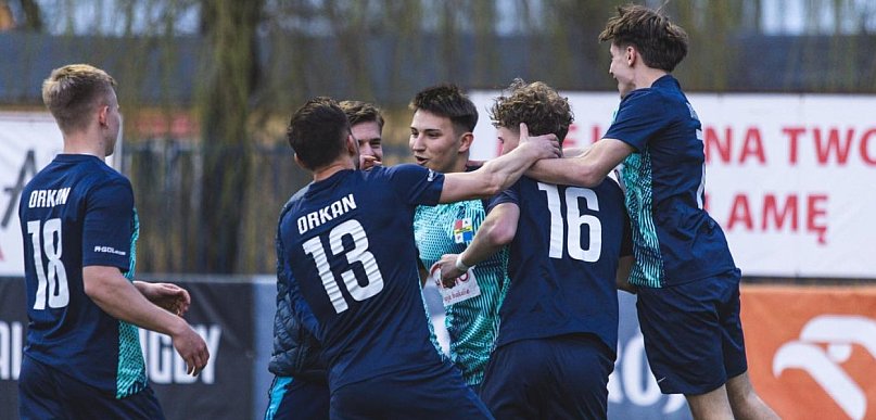 Orkan z liderem na remis. Gotard goni