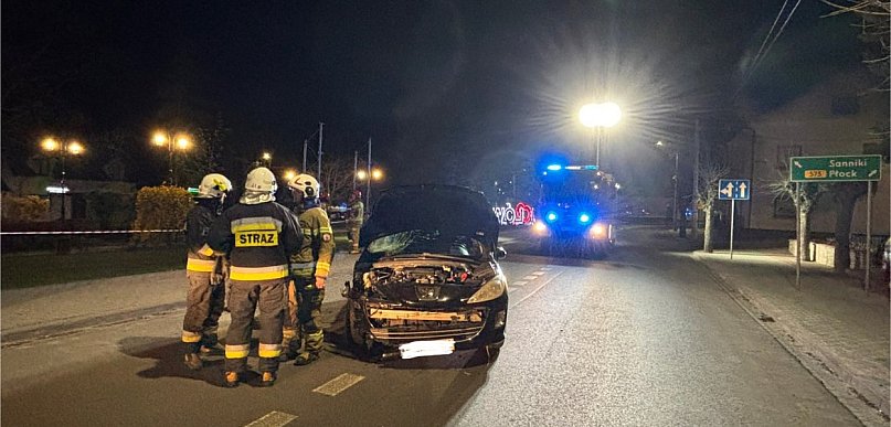 Uderzył osobówką w latarnię i zniknął. Policja wyjaśnia zdarzenie w Iłowie