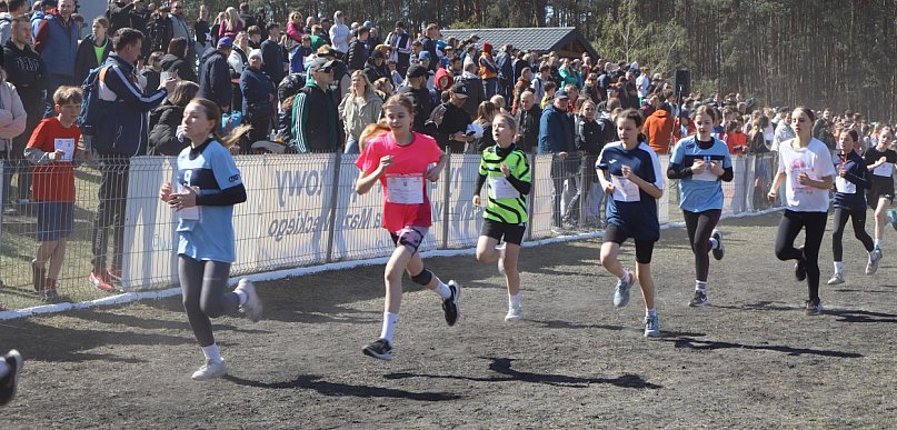 Biegali jak Lewandowski! Setki uczniów na igrzyskach w Kamionie