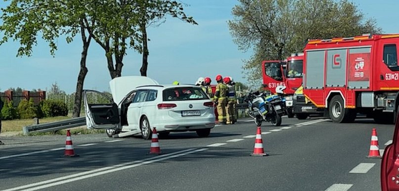 Tragedia obok Sochaczewa: motocyklista nie żyje, DK92 zablokowana
