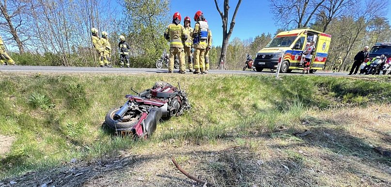 Wypadek w Sarnowie. Kierowca i pasażerka motocykla w szpitalu