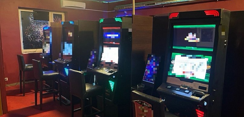 Nielegalny salon gier w Młodzieszynie, zabezpieczono 8 automatów