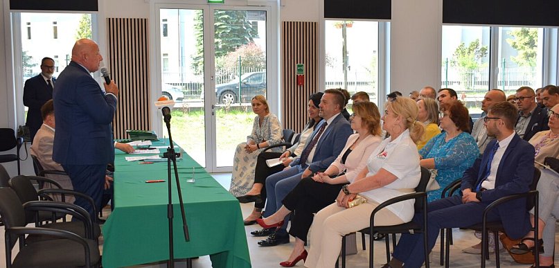 Są pieniądze dla naszych samorządów, umowy z marszałkiem podpisane