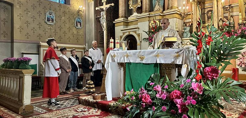 40 lat posługi ks. Zbigniewa Łuczaka, proboszcza rybnowskiej parafii