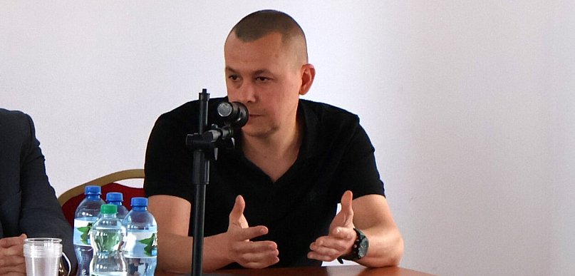Szybki internet w gminie Brochów: ciągniemy światłowód w najgorsze lasy